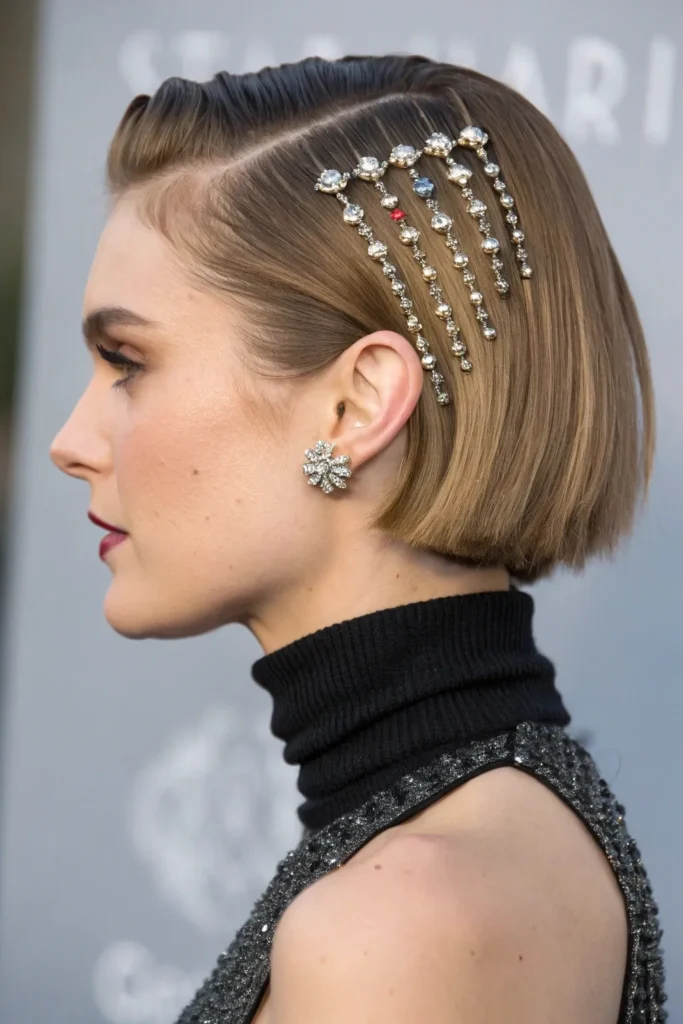 Sparkle & Shine: 22 Jaw-Dropping New Year's Hairstyles for Short Hair to Dazzle Your Way Into 2025 31 NY7