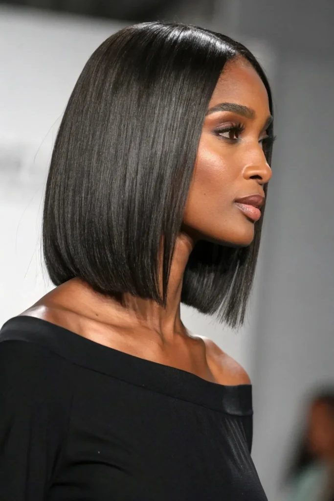 17 Flawless Middle Part Hairstyles for Black Women 2 MH1