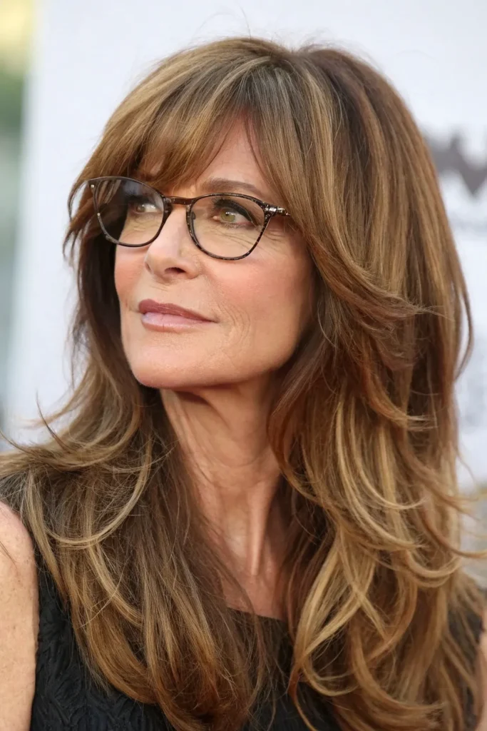 12 Stunning Long Hairstyles That Make Women Over 50 Look Amazing With Glasses 6 sl5